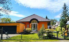 Ferienwohnung Am Waldesrand - Garten, Terrasse, Grill, Luftkuehler, Massagesessel, Kinderspielecke, Spielekonsole