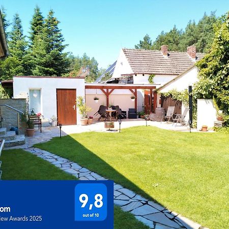 Ferienwohnung Am Waldesrand - Garten, Terrasse, Grill, Luftkuehler, Massagesessel, Kinderspielecke, Spielekonsole Chociebuż Zewnętrze zdjęcie