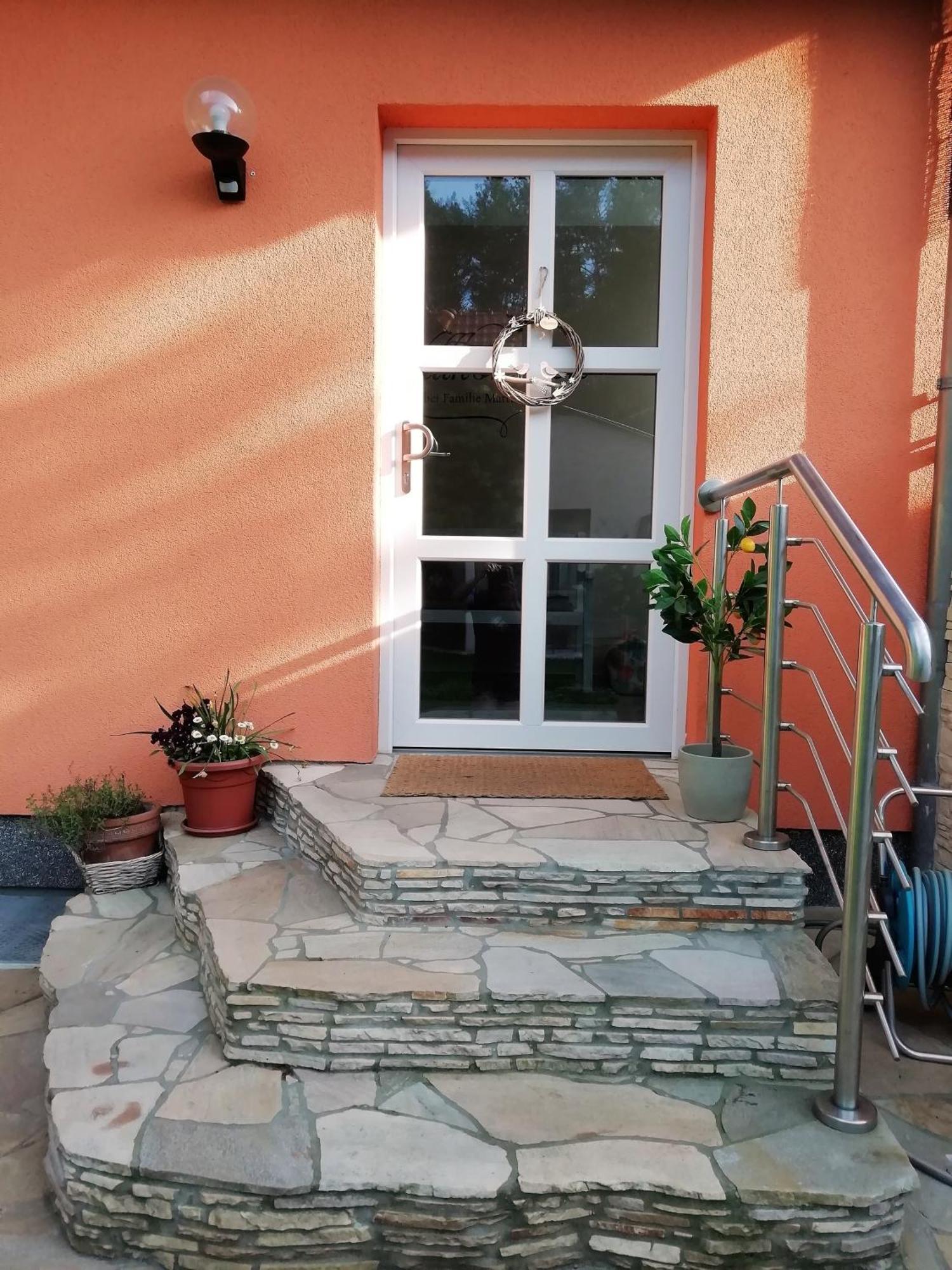 Ferienwohnung Am Waldesrand - Garten, Terrasse, Grill, Luftkuehler, Massagesessel, Kinderspielecke, Spielekonsole Chociebuż Zewnętrze zdjęcie