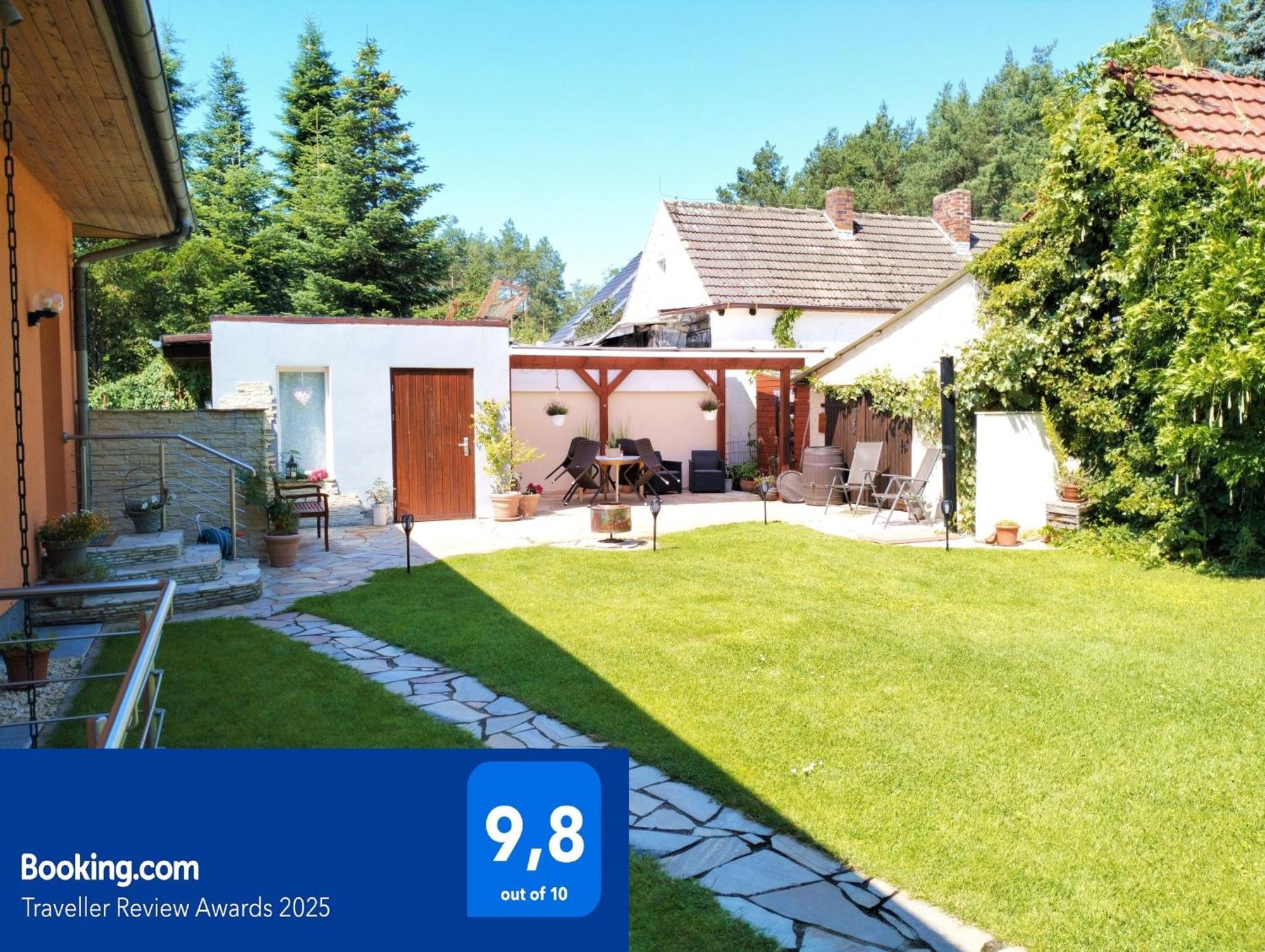 Ferienwohnung Am Waldesrand - Garten, Terrasse, Grill, Luftkuehler, Massagesessel, Kinderspielecke, Spielekonsole Chociebuż Zewnętrze zdjęcie